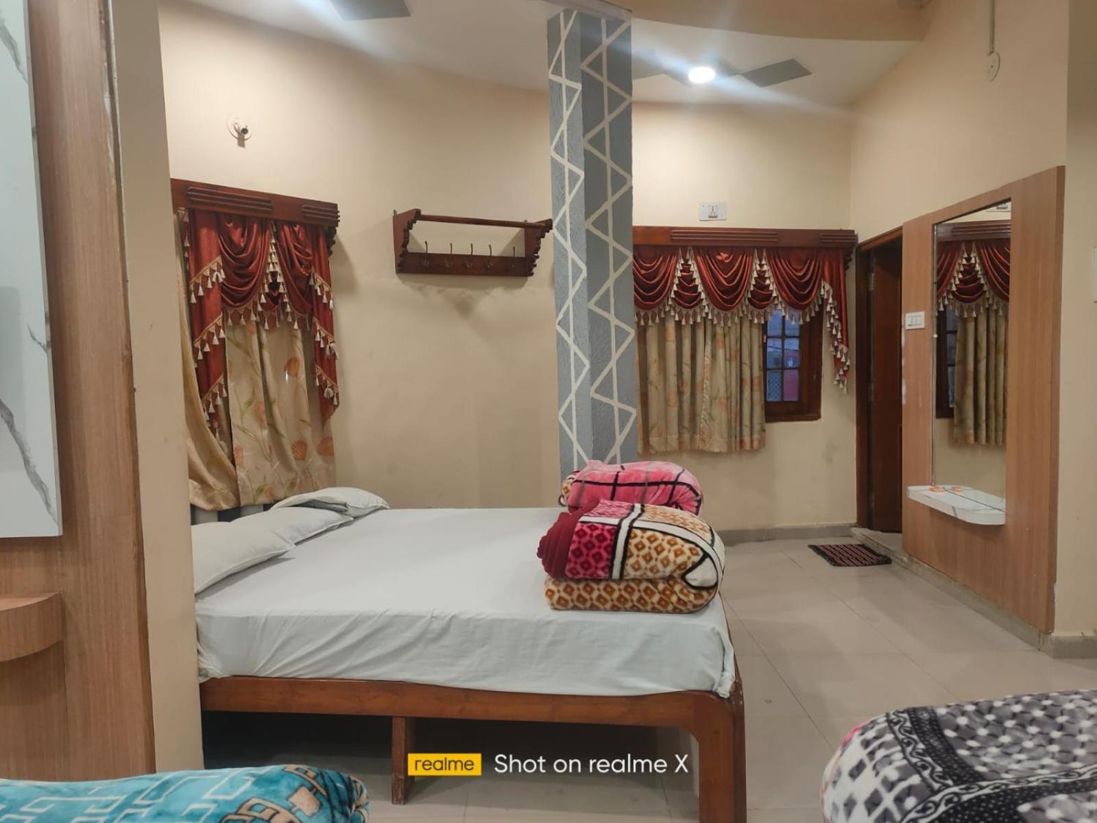 Hotel Pleasure Landmark Ujjain Exterior foto