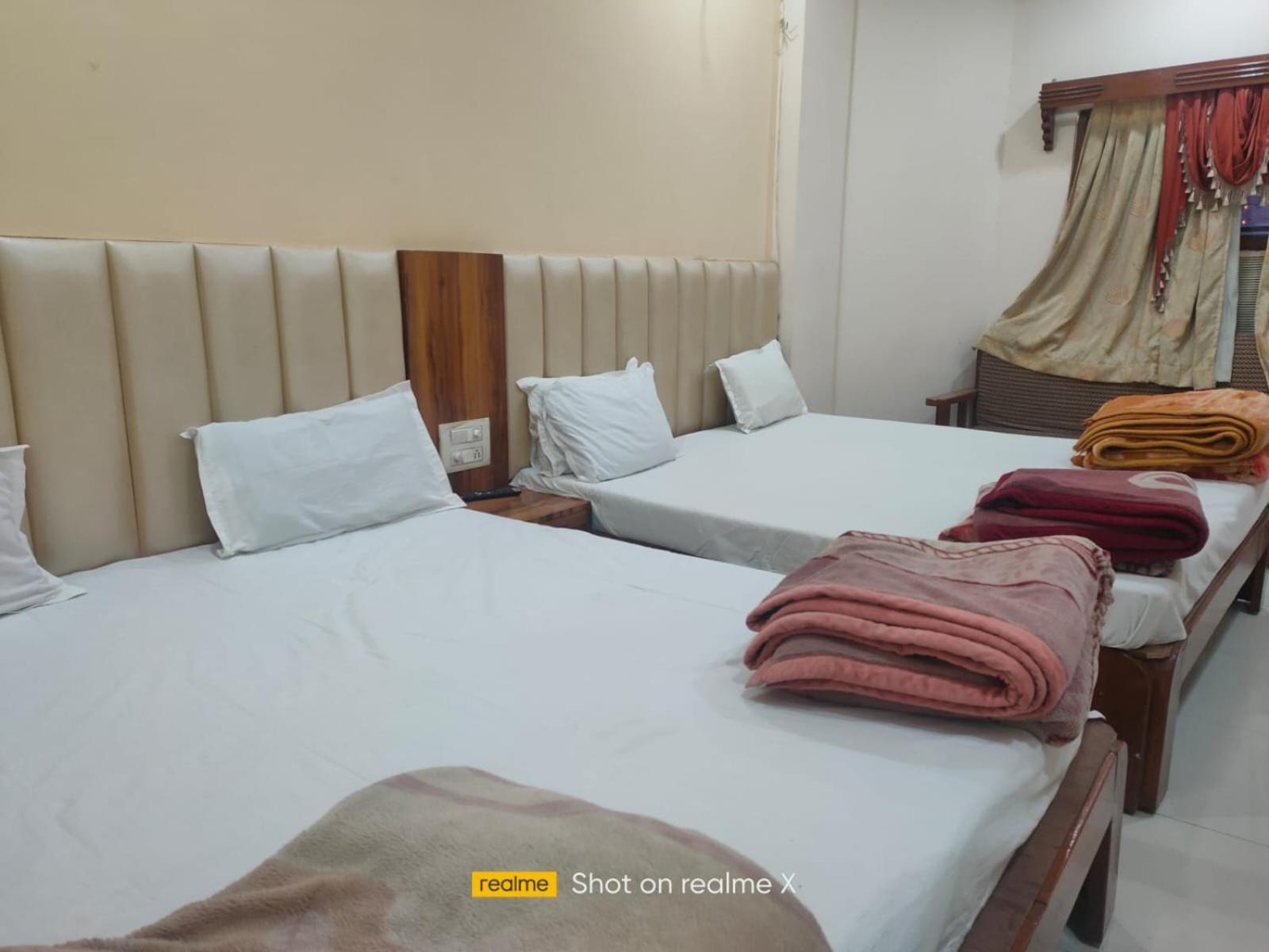 Hotel Pleasure Landmark Ujjain Exterior foto