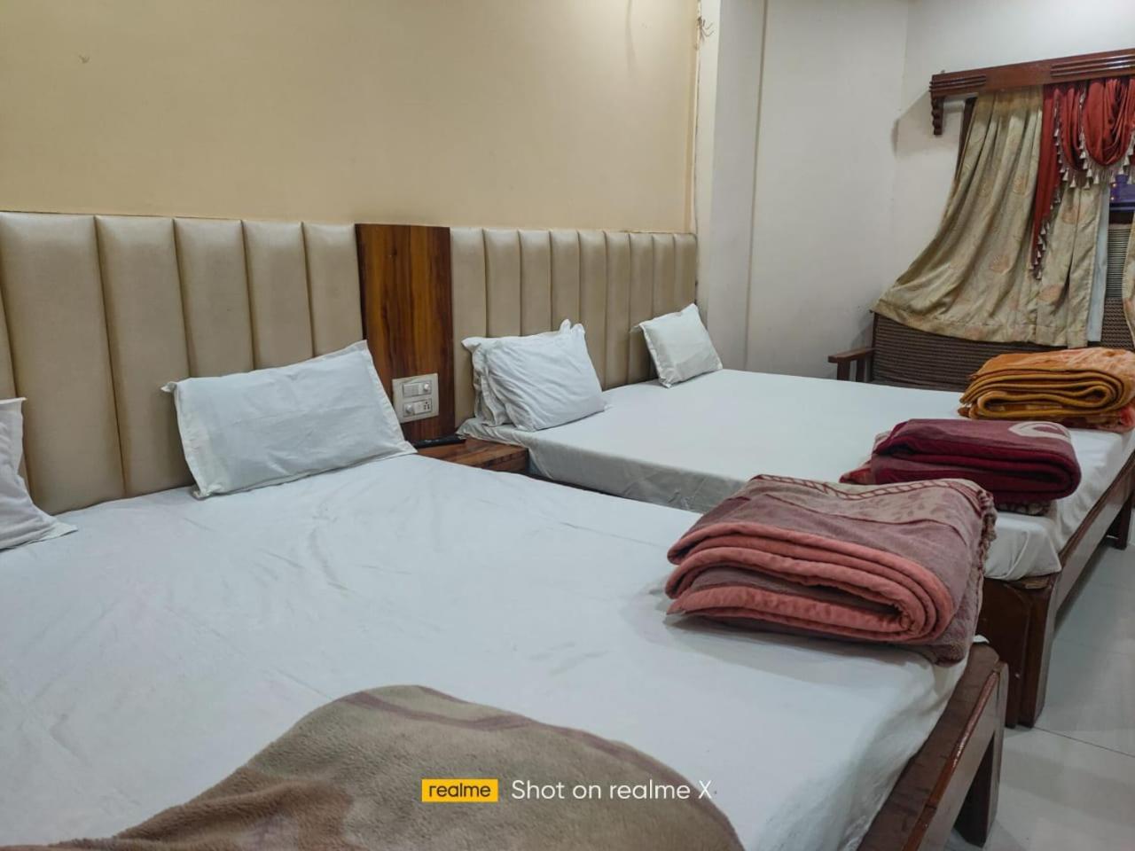 Hotel Pleasure Landmark Ujjain Exterior foto