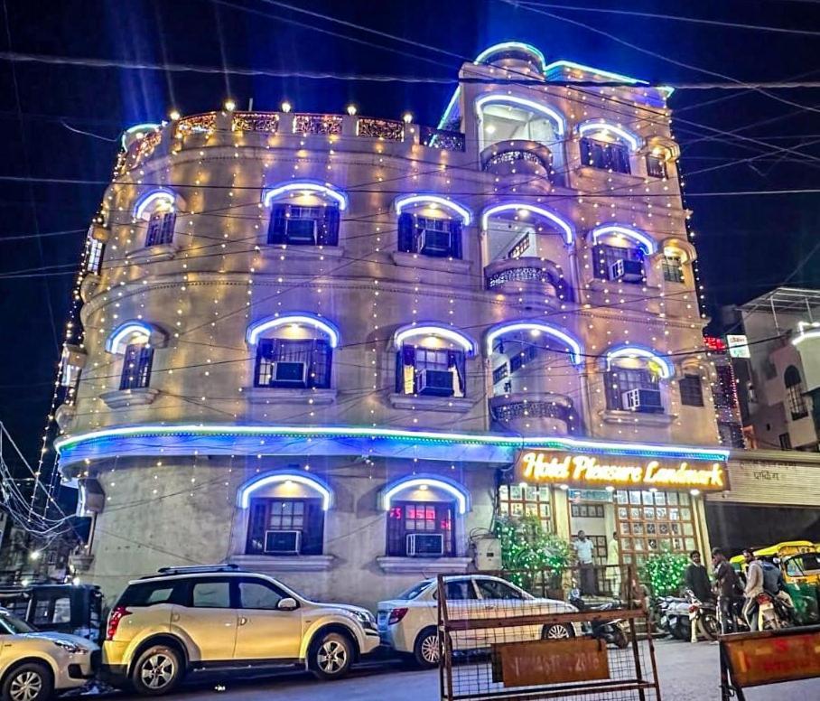 Hotel Pleasure Landmark Ujjain Exterior foto